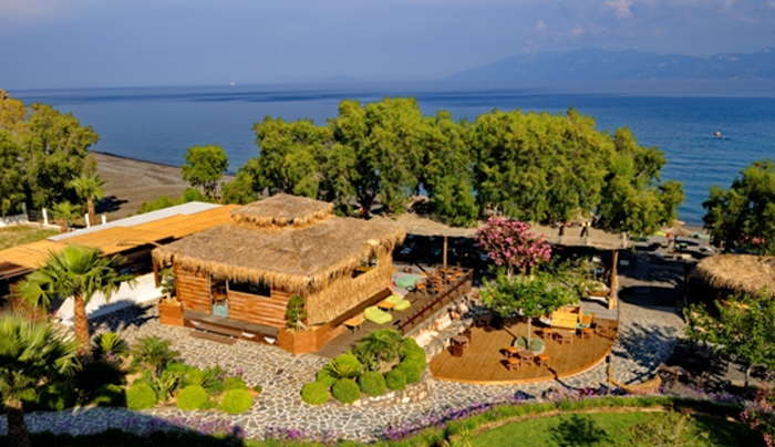 Το Beach Bar "Άγιος Φωκάς" από την Παρασκευή και πάλι κοντά σας!!!