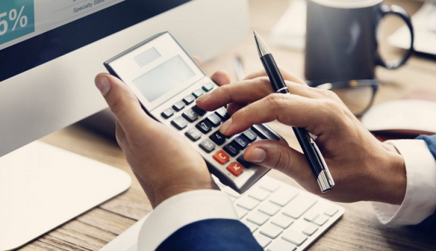 Μείωση ασφαλιστικών εισφορών από 1/6 - Πίνακες με τις νέες εισφορές