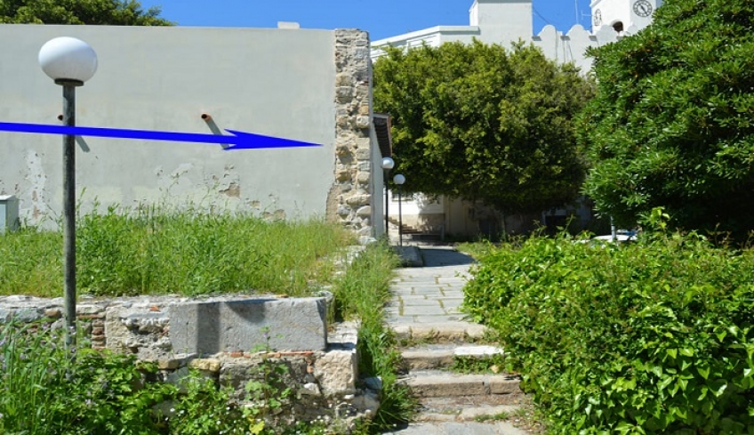 Κ. Κογιόπουλος: Τμήμα της οδού Μεσολογγίου (σήμερα πεζόδρομος) κοντά στη νότια πλευρά του Επαρχείου Κω
