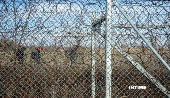 Συναγερμός στον Έβρο, μεγάλο καραβάνι μεταναστών πέρασε τα σύνορα