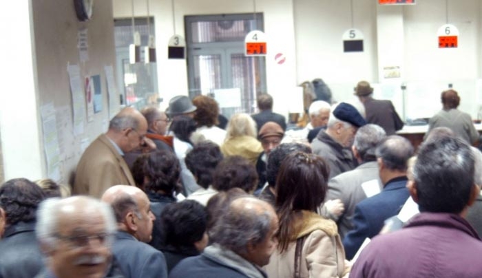 Ερχεται νέος «κόφτης» για 2 εκατ. παλαιές συντάξεις