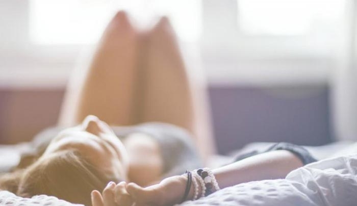Έχεις μακροχρόνια σχέση; Αυτά είναι τα καλύτερα sex tips για να φέρεις τα πάνω κάτω