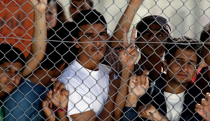 «Καζάνι που βράζει» η Λέσβος από τις καραβιές μεταναστών