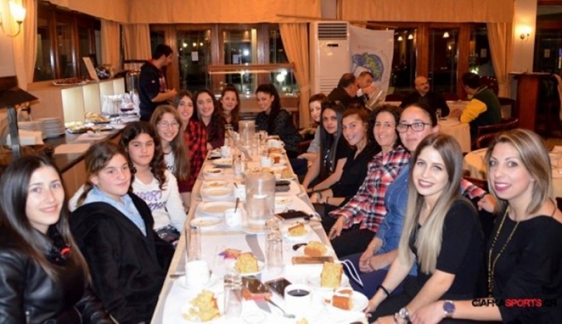 Σε οικογενειακό κλίμα η πίτα του Φιλίνος (βίντεο)