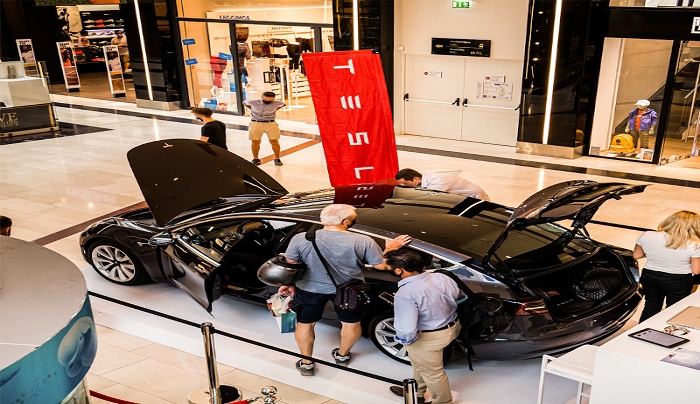 Η Tesla ήρθε στην Ελλάδα: Στο Golden Hall άνοιξε το πρώτο pop up stand -Ποια μοντέλα έχει, πώς κλείνετε test drive