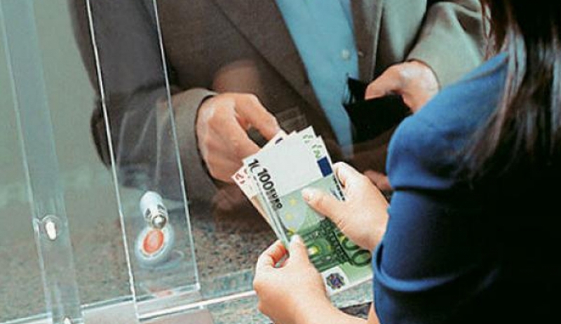 Στήνουν σκηνικό παροχών με υποσχέσεις για μειώσεις φόρων – Λιγότερος ΕΝΦΙΑ και εισφορές – αυξάνεται ο κατώτερος μισθός