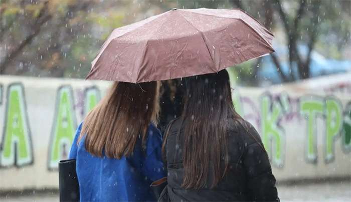 Καιρός σήμερα: Σύννεφα, μπουρίνια και καταιγίδες σχεδόν σε όλη τη χώρα – Από 19 έως 24 βαθμούς η θερμοκρασία