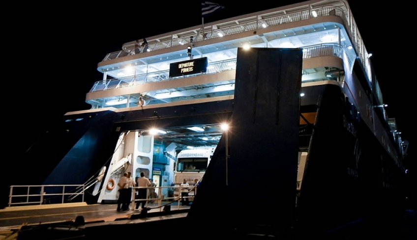 Κοροναϊός: Σε καραντίνα το Blue Star Mykonos - Αποκλεισμένοι στη Λήμνο επιβάτες και πλήρωμα