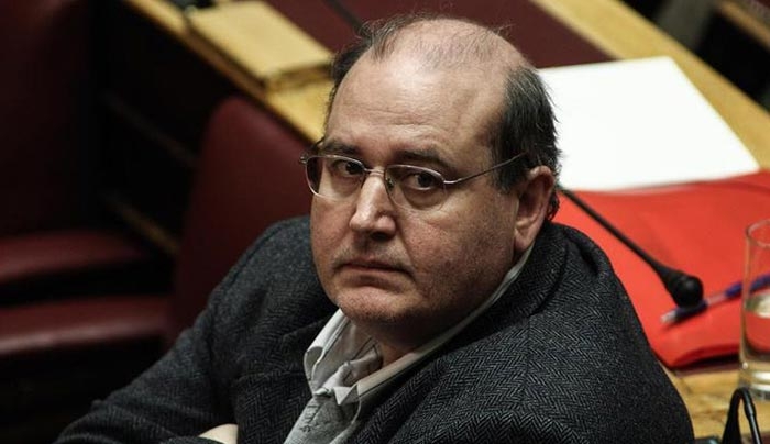 Δήλωση Νίκου Φίλη για τους παράτυπους τίτλους σπουδών