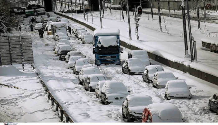 4.500 επιβάτες εγκλωβίστηκαν στην Αττική Οδό