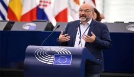 Σάκης Αρναούτογλου: Η μεγάλη δίκη της Meta ξανανοίγει ένα απλό ερώτημα. Ποιος βάζει τα όρια όταν απέναντι στις πλατφόρμες βρίσκονται παιδιά;