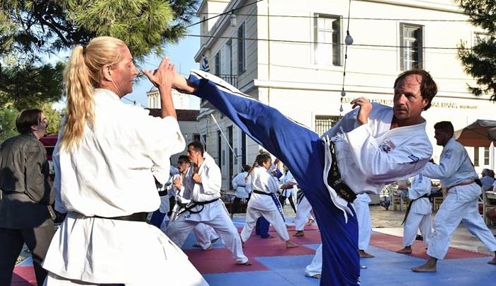 Ο Απόστολος Παπανικολάου και οι πολεμικές τέχνες στην Κω!