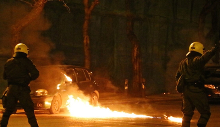 Πεδίο μάχης για πέντε ώρες το κέντρο της Αθήνας