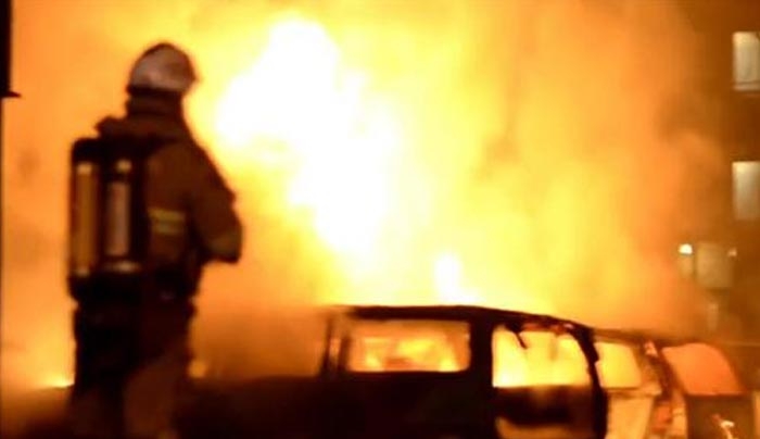 Άγρια επεισόδια σε γειτονιά μεταναστών της Στοκχόλμης (βίντεο)