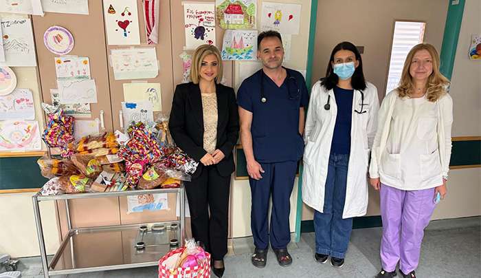 Κατερίνα Εμμανουήλ: Επίσκεψη στην Παιδιατρική Κλινική του Νοσοκομείου Ρόδου ενόψει Πάσχα
