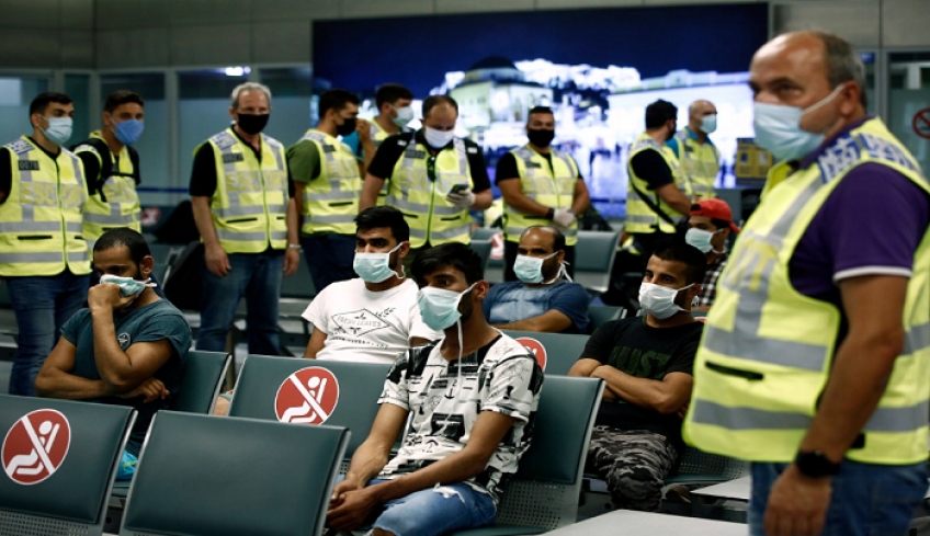 Ξεκίνησαν οι επιστροφές μεταναστών -Αναχώρησαν 30 υπήκοοι του Πακιστάν από το «Ελ. Βενιζέλος»