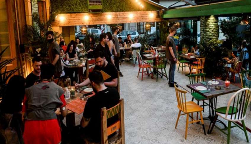 ΕΛΣΤΑΤ: Εκρηξη τζίρου σε καταλύματα, εστίαση τον Ιούνιο -Πρωταθλήτρια η Κως