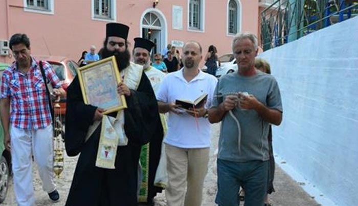 Βγήκαν και φέτος τα φιδάκια της Παναγιάς (φωτο)