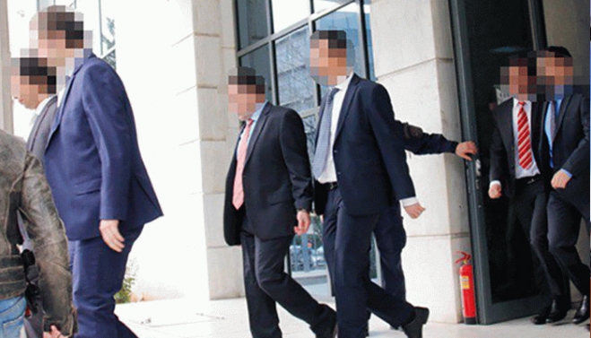 Ελεύθερος ένας από τους οκτώ Τούρκους, θα φρουρείται επί 24ώρου βάσεως-Hurriyet: Απόφαση σκάνδαλο