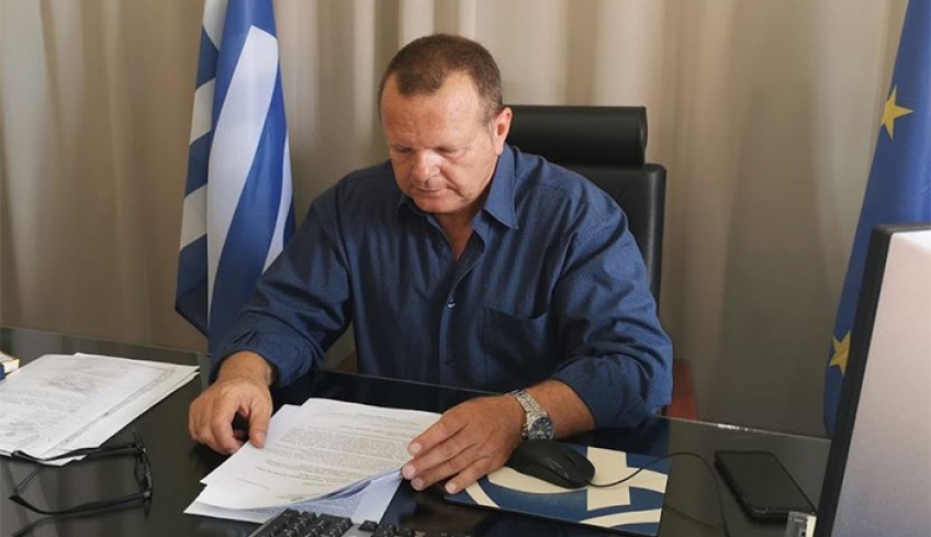 Χρήστος Ευστρατίου: “Το μπαλκόνι της Σύμης, σύμβολο της ανευθυνότητας του Δημάρχου της”
