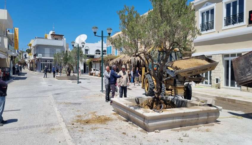 Ολοκληρώνεται σε λίγες μέρες η Πλατεία Ελευθερίας της Καρδάμαινας