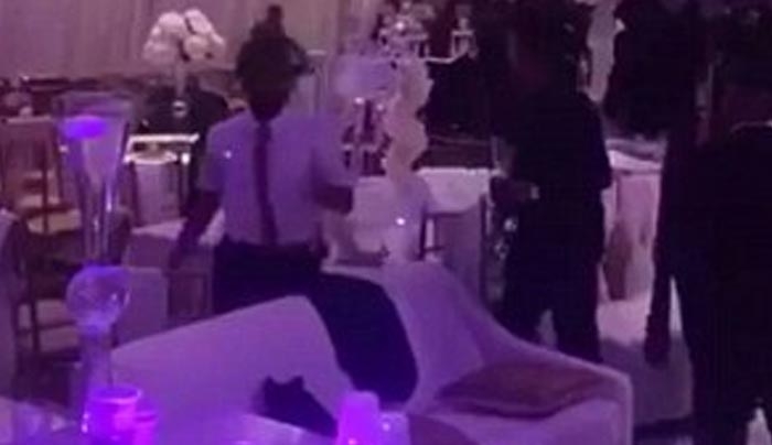 Βίντεο: Άγριο ξύλο σε γαμήλια δεξίωση - Ο πρώην της νύφης μοίρασε γυμνές της φωτογραφίες