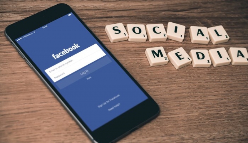 Η εφορία βάζει στο μάτι... Facebook και Instagram - Ποιες αναρτήσεις θα "σκανάρει"
