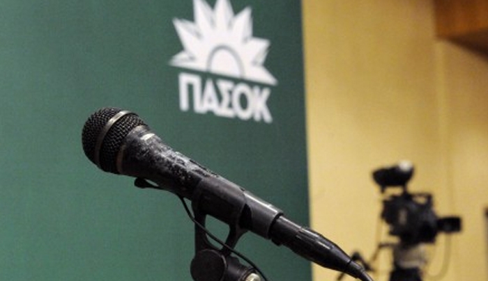 Το ΠΑΣΟΚ έκανε... ανασχηματισμό