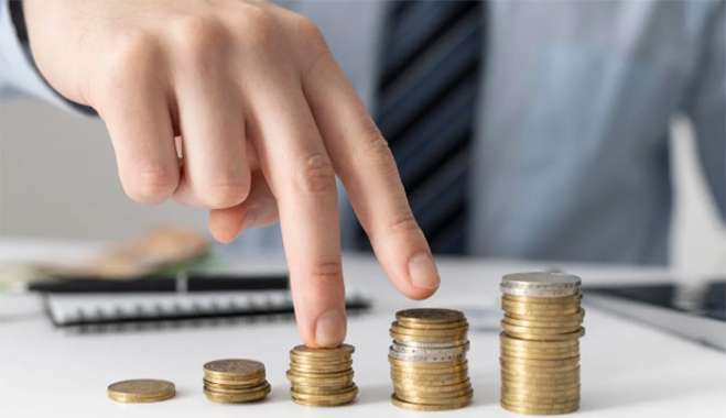 ΔΥΠΑ: Πότε πληρώνονται επιδόματα, παροχές και δώρα Χριστουγέννων