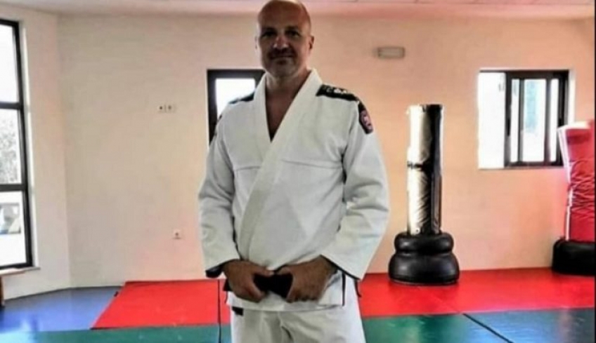 Απόστολος Παπανικολάου: «Με προβληματίζει να βλέπω παιδιά να ασχολούνται όλη μέρα με τα κινητά»