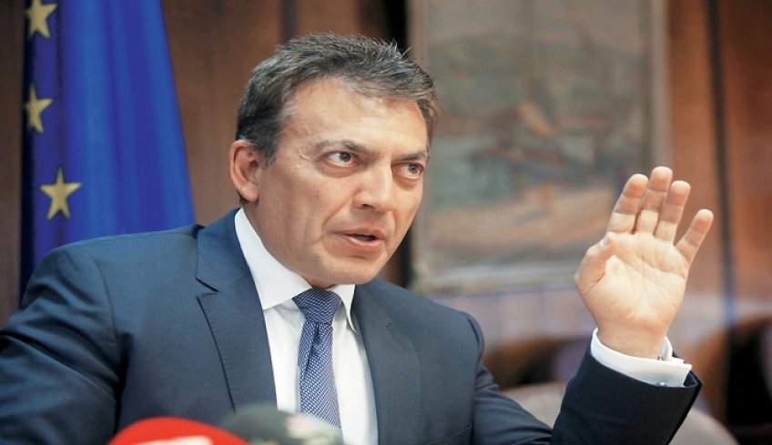 Στον «αέρα» 150.000 συντάξεις χηρείας – Εντολή Βρούτση για επιτάχυνση των διαδικασιών