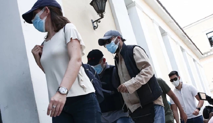 Ψευτογιατρός: Στο εδώλιο για 12 ανθρωποκτονίες και 14 απόπειρες - Η εισαγγελέας ζητά να καθίσει στο σκαμνί πρώην υπουργός