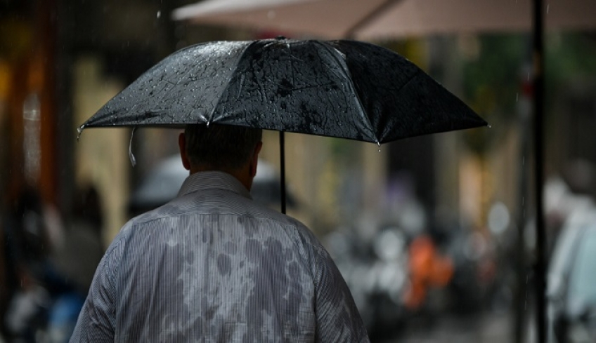 Φεύγει η καλοκαιρία, έρχονται βροχές, καταιγίδες και πτώση θερμοκρασίας