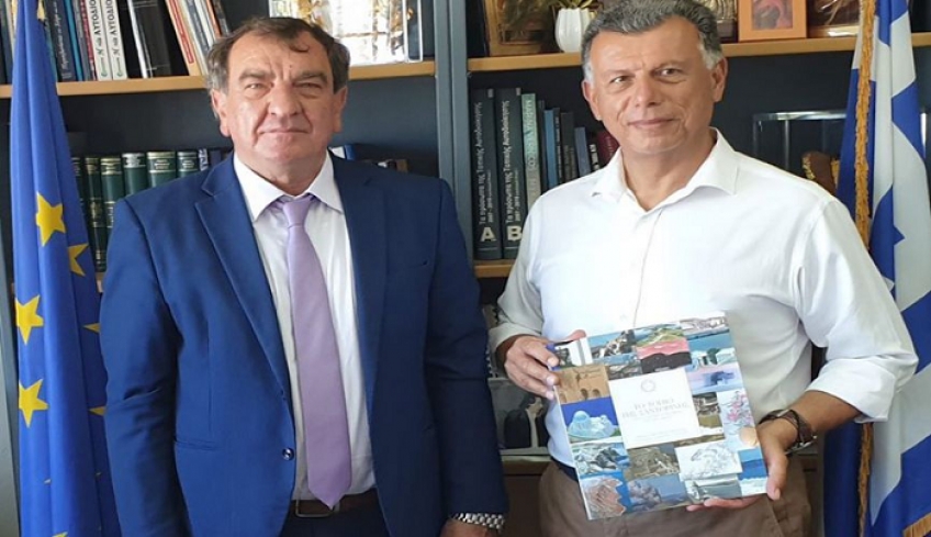Συνάντηση Δημάρχου Σαντορίνης Αντώνη Σιγάλα και Δημάρχου Κω Θεοδόση Νικηταρά