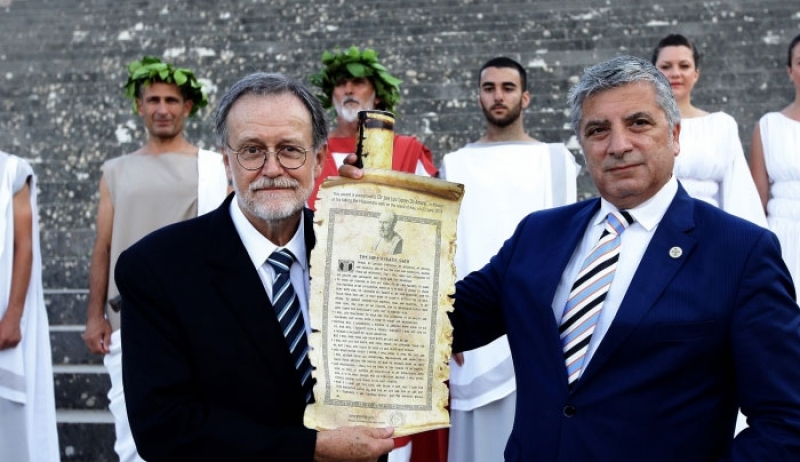 35 γιατροί από όλο τον κόσμο, πήραν μέρος στην αναπαράσταση του Όρκου του Ιπποκράτη