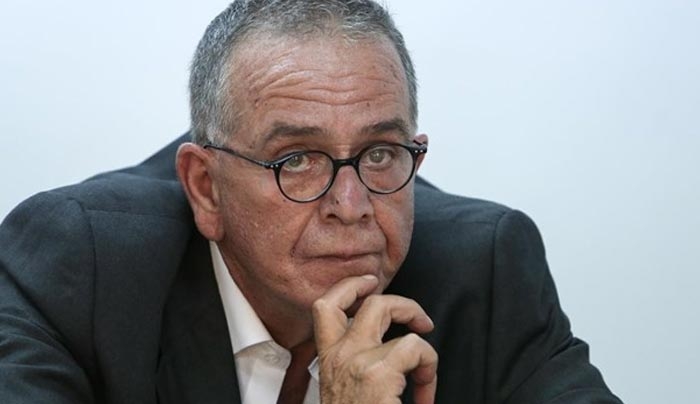 Moυζάλας: Θα απαντήσω και στο εάν ήμουν ντυμένος νυφούλα;