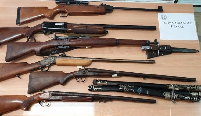 Oλόκληρο οπλοστάσιο έκρυβαν σε σπίτι στην Πέλλα