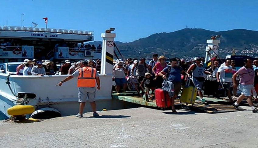 Στο τραπέζι η επανέναρξη των δρομολογίων από τα νησιά στα παράλια της Τουρκίας, με ημερόπλοια