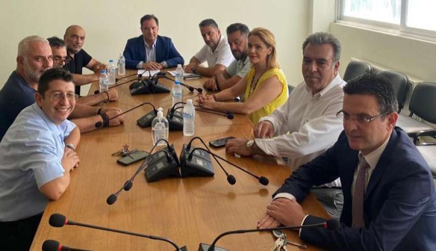 Στη σύσκεψη στο Εργατικό Κέντρο Ρόδου και τον ΕΦΚΑ Ρόδου μαζί με τον Υπουργό Εργασίας, Άδωνι Γεωργιάδη, η Μίκα Ιατρίδη
