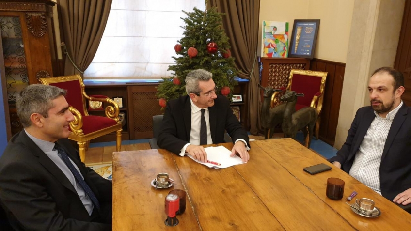 Συνάντηση του Περιφερειάρχη, Γιώργου Χατζημάρκου, με εκπροσώπους του Εμπορικού Συλλόγου Ρόδου και της ΕΣΕΕ