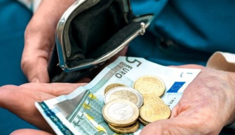 «Μποναμάς» ΣΥΡΙΖΑ: Στα 35 ευρώ το ΕΚΑΣ για όλους!