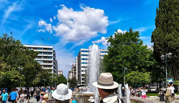 Καιρός σήμερα: Έως τους 36 βαθμούς η θερμοκρασία με 6 μποφόρ στο Αιγαίο και βροχές στη Μακεδονία