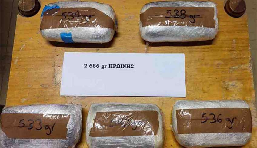 Ελεύθερος με περιοριστικούς όρους κατηγορούμενος σε υπόθεση μεταφοράς 2,6 κιλών ηρωίνης στη Ρόδο!