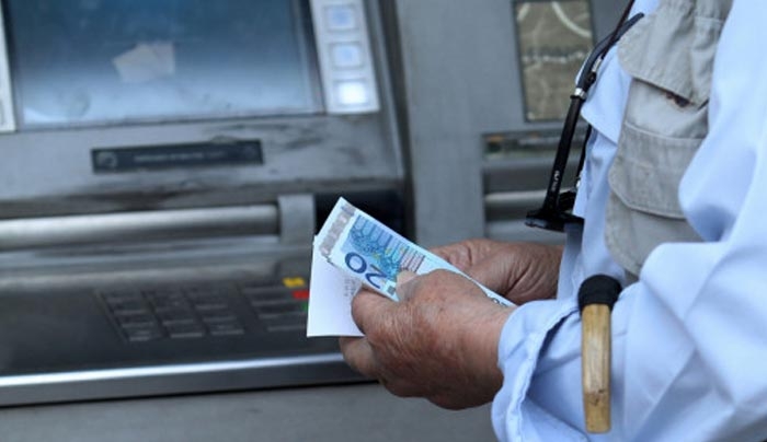 Ανοίγουν λογαριασμούς – Αρπάζουν καταθέσεις από τις τράπεζες!