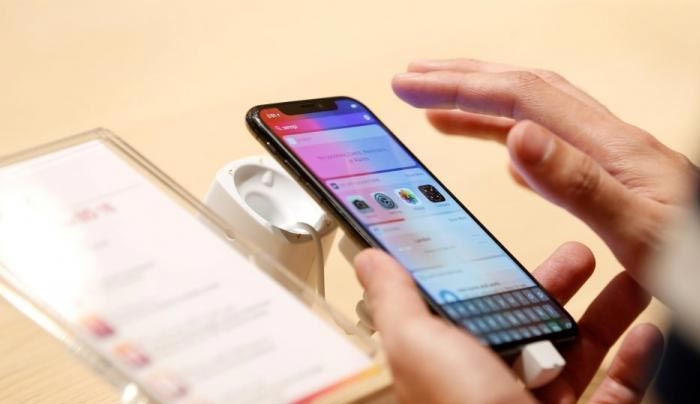 Άγριο τρολάρισμα της Samsung στο iPhone και την Apple! [vid]