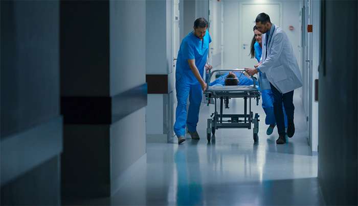 Τραυματιοφορείς: Αναρτήθηκαν οι οριστικοί πίνακες κατάταξης από τη ΔΥΠΑ