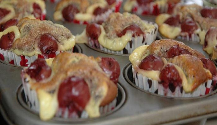 Με λίγα κεράσια θα φτιάξεις τα καλύτερα muffins