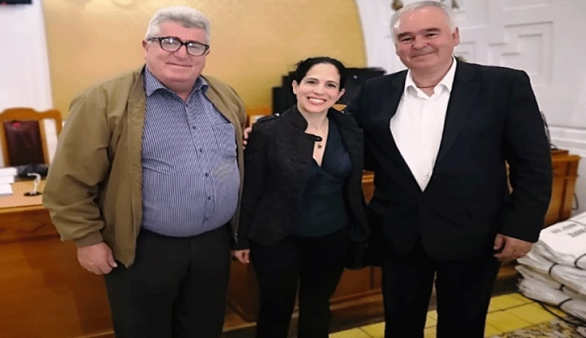 Τον καθηγητή Ηλία Τομάζο και φοιτητές από το Πανεπιστήμιο του Κονέκτικατ ενημέρωσε ο Φ. Ζαννετίδης για τα τοπικά προϊόντα