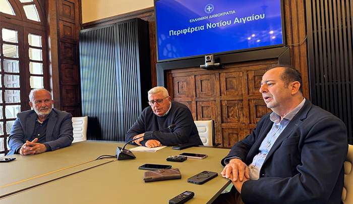 Εντείνει η Περιφέρεια Νοτίου Αιγαίου τις πιέσεις προς τα αρμόδια Υπουργεία για την ανάληψη δράσης ως προς τη διαχείριση του πληθυσμού των ελαφιών της Ρόδου