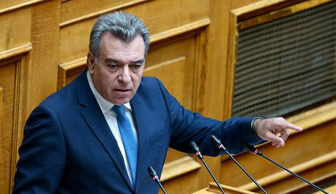 ΜΑΝΟΣ ΚΟΝΣΟΛΑΣ: «Μείωση της γραφειοκρατίας, βελτίωση της εξυπηρέτησης του πολίτη»